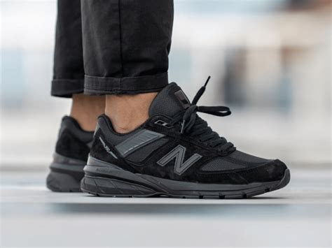 best all black sneakers men.